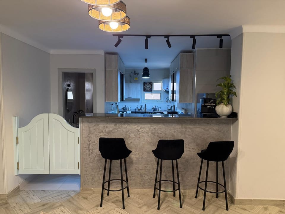 Kitchen or kitchenette, Lounge or bar, Dining area