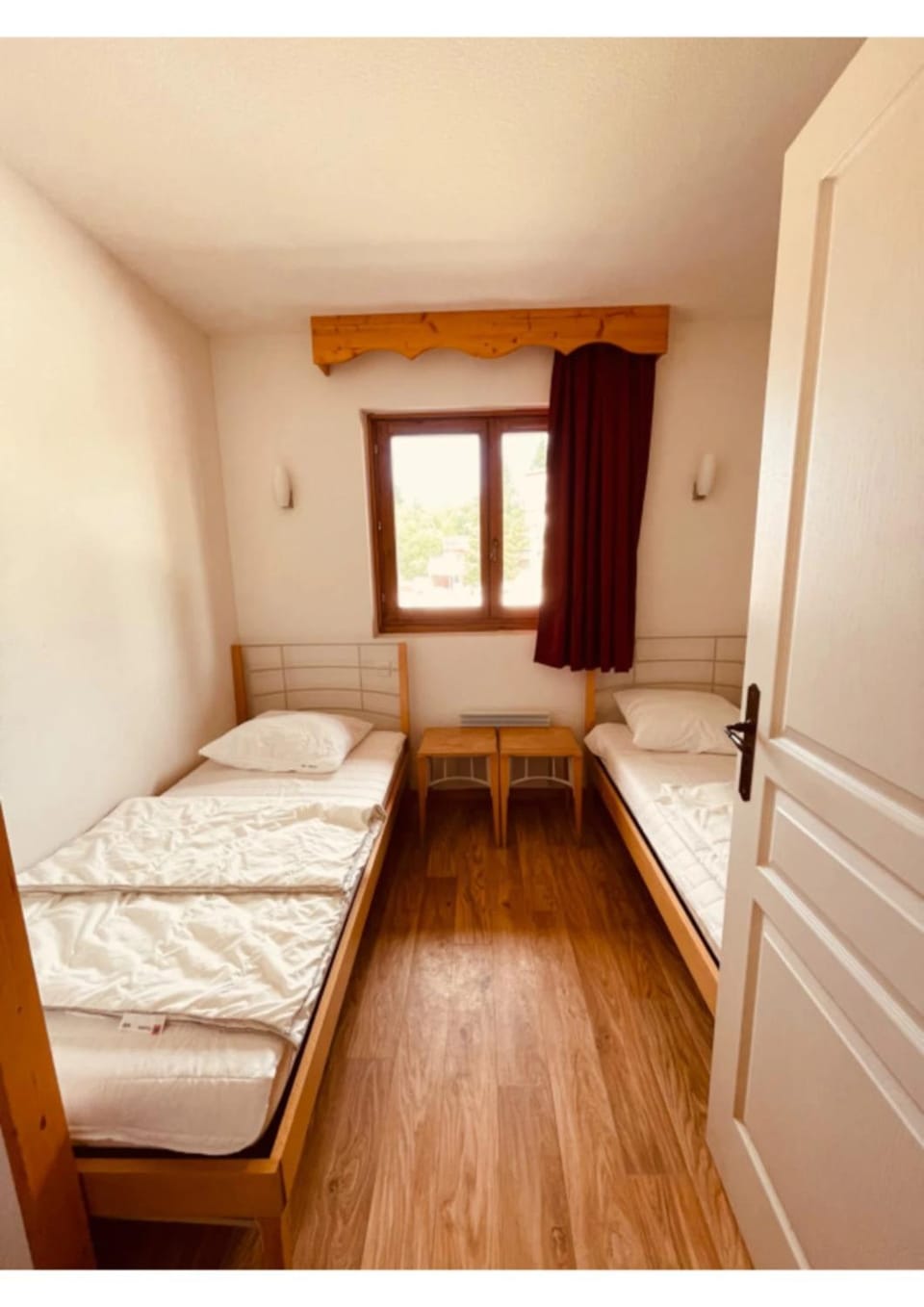 Property building, Living room, Bedroom