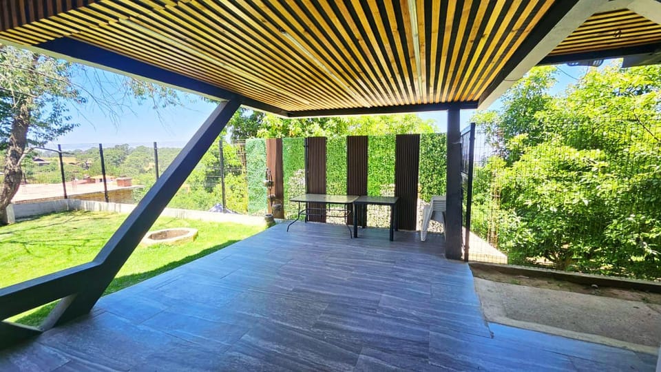 Patio, Day, Garden, Balcony/Terrace, Garden view
