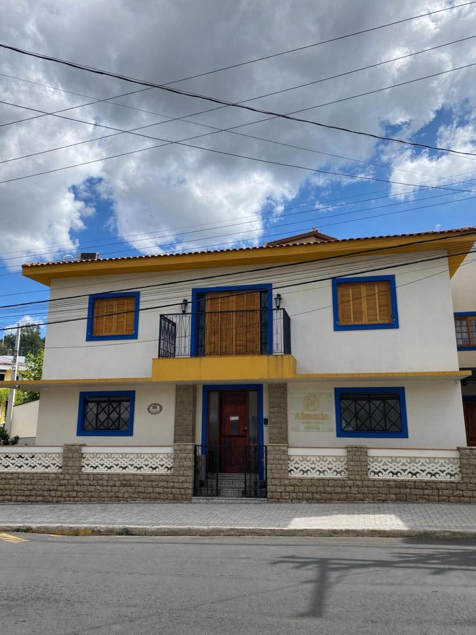 Facade/entrance