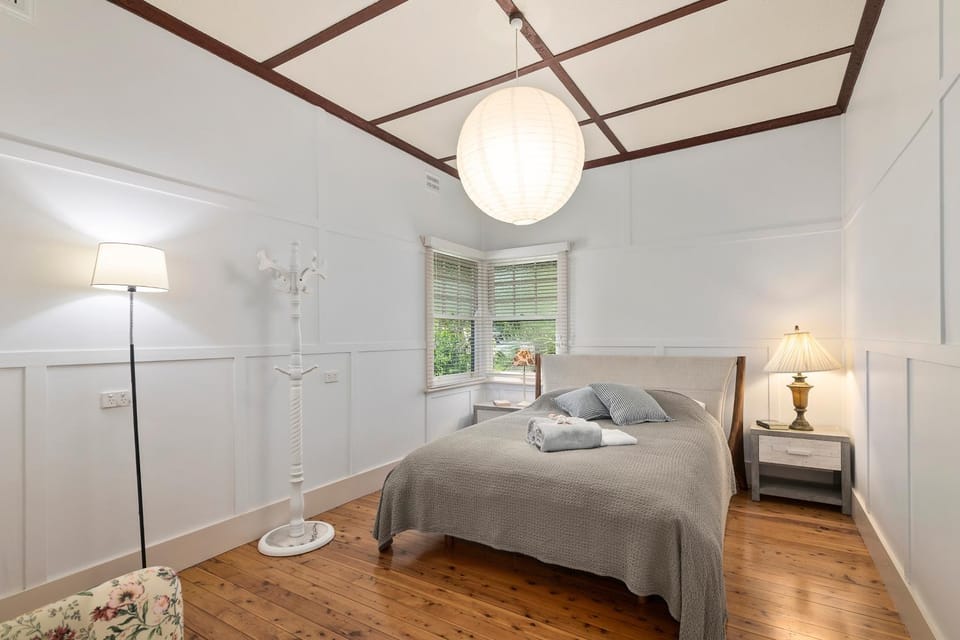 Art Deco Bungalow in Moss Vale Sleeps 8 House in Moss Vale