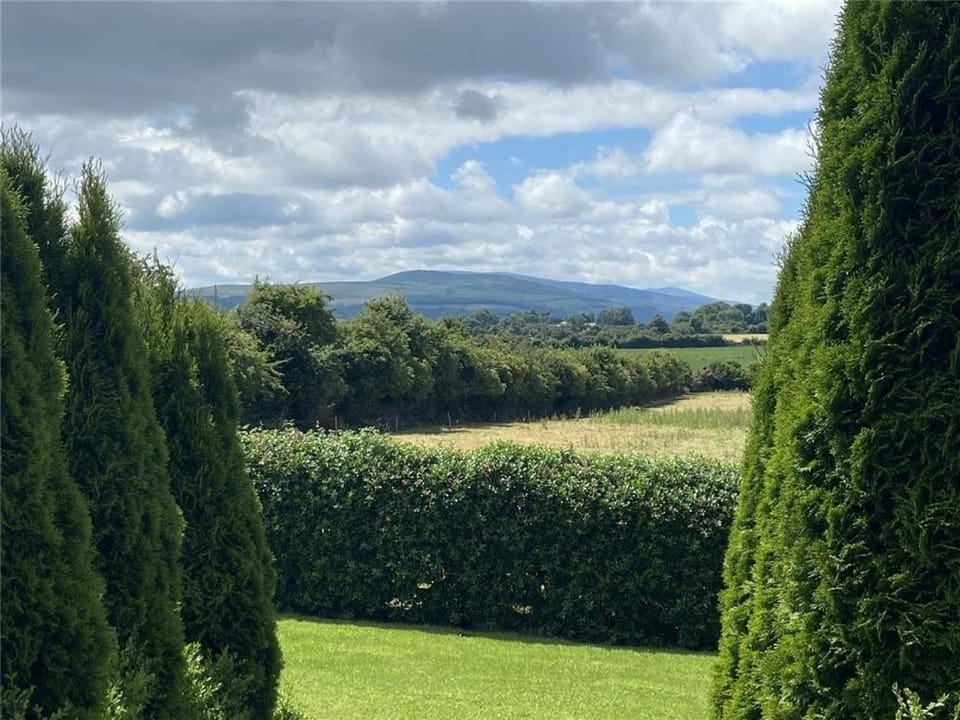 Luxurious 4 Bed at Cahir and Cashel House in Co. Tipperary, Ireland
