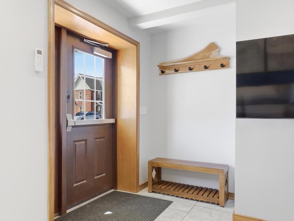 Facade/entrance, Other, Photo of the whole room