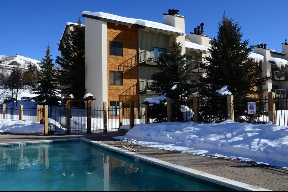 R2408 - Rockies Condominiums Apartment in Steamboat Springs