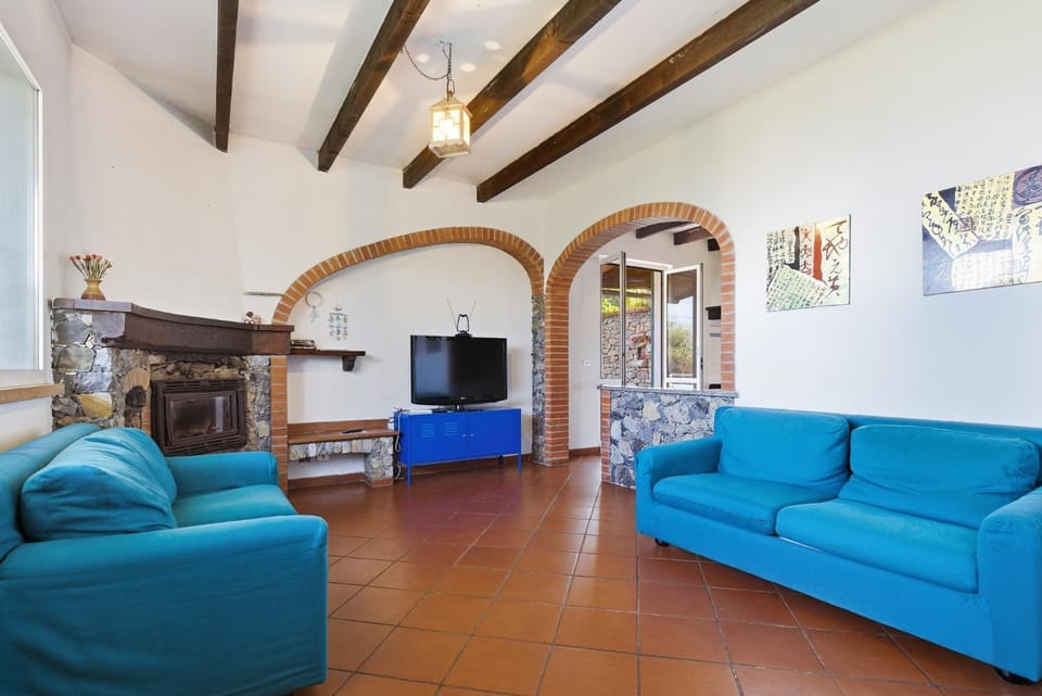 Hostdomus - Il Belvedere Apartment in Pietra Ligure