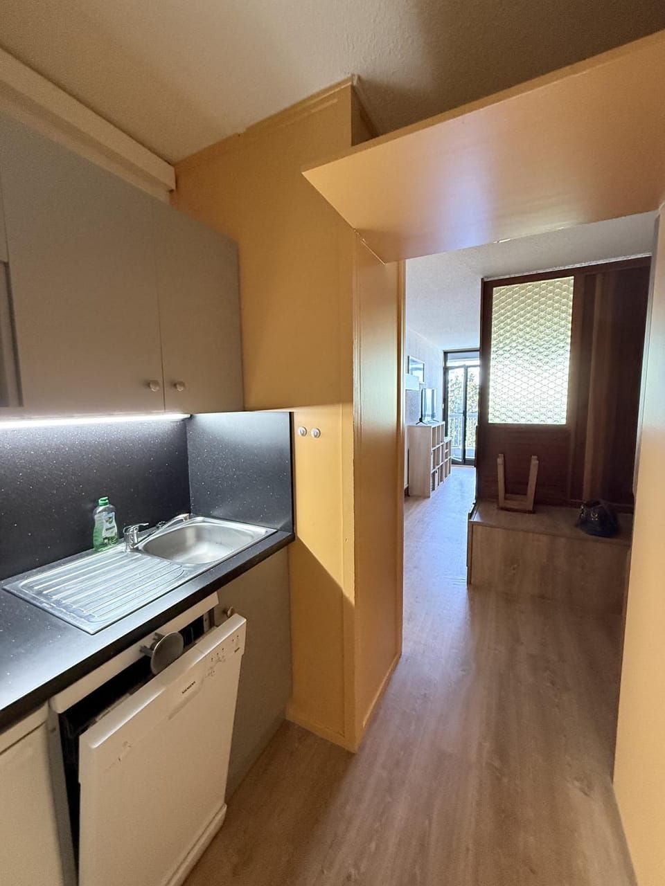 Stud 4 Pers Roche Béranger piscine Apartment in Provence