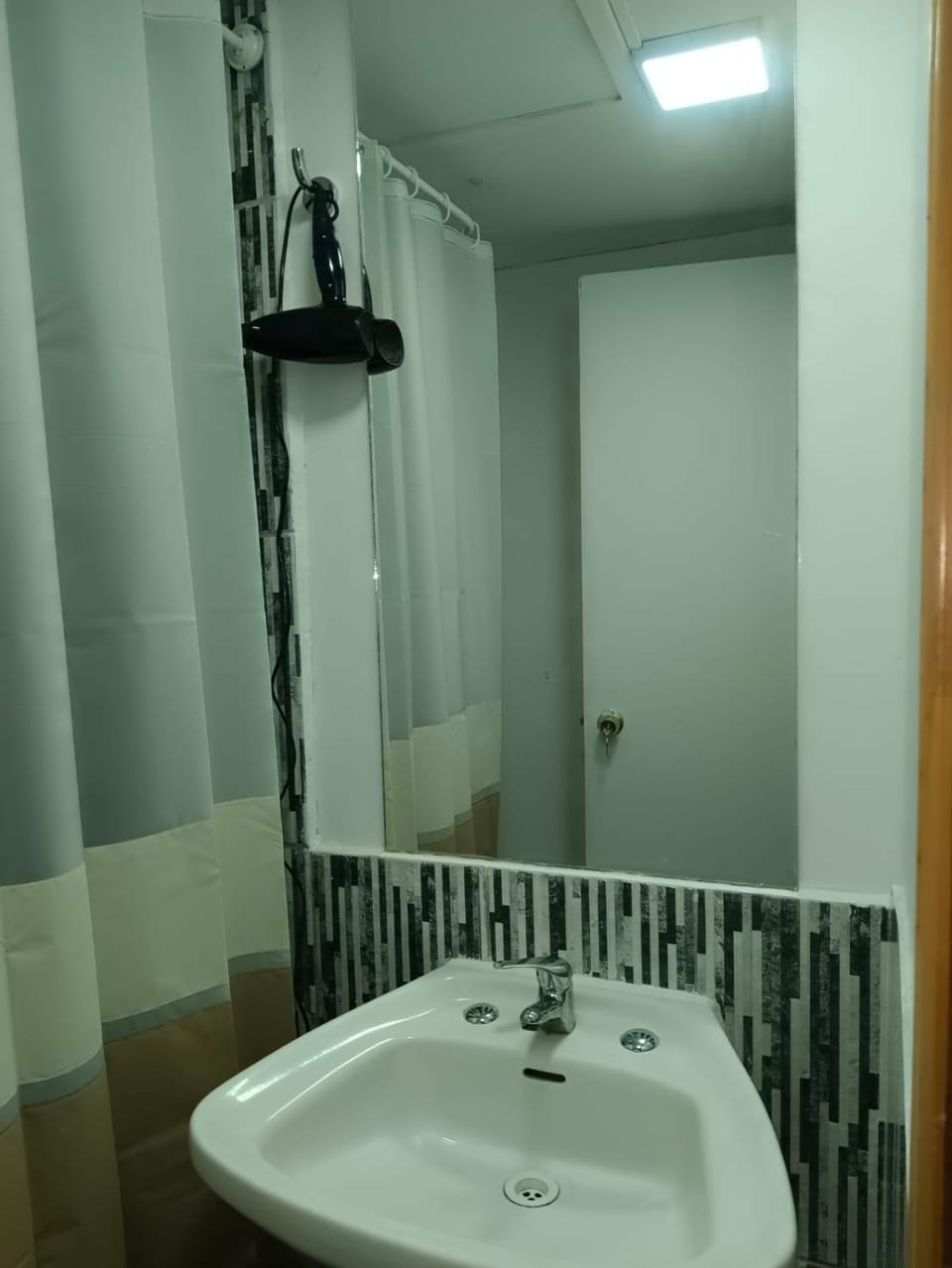 Casa interior en Pudahuel a 10 minutos del aeropuerto Apartment hotel in Santiago