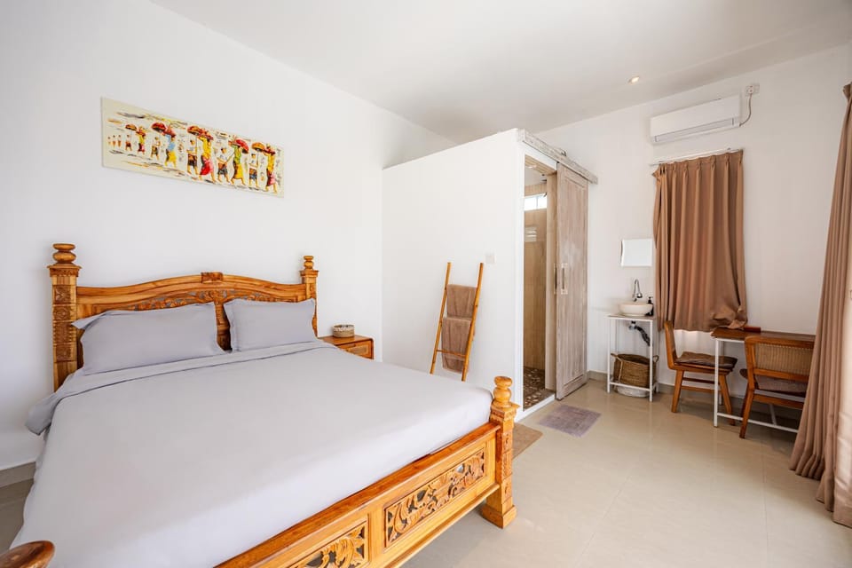 Bathroom, Seating area, Bedroom