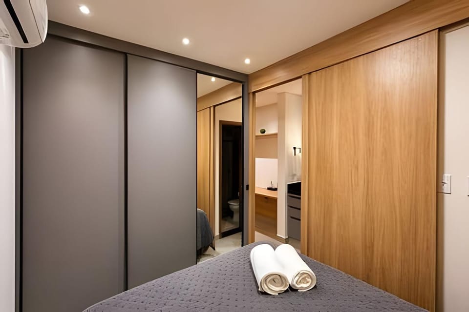 Bed, Photo of the whole room, towels, wardrobe