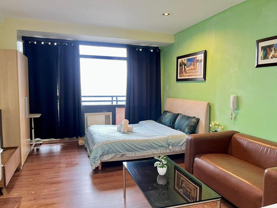 Gramercy Residences with Free Pool, WIFI, Sauna and Gym Apartment hotel in Makati