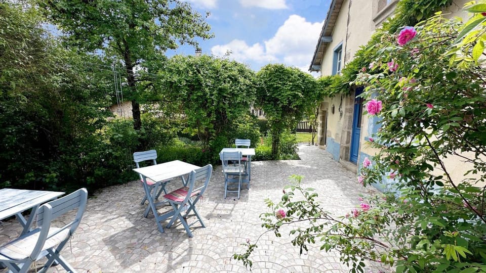 Patio, Garden view