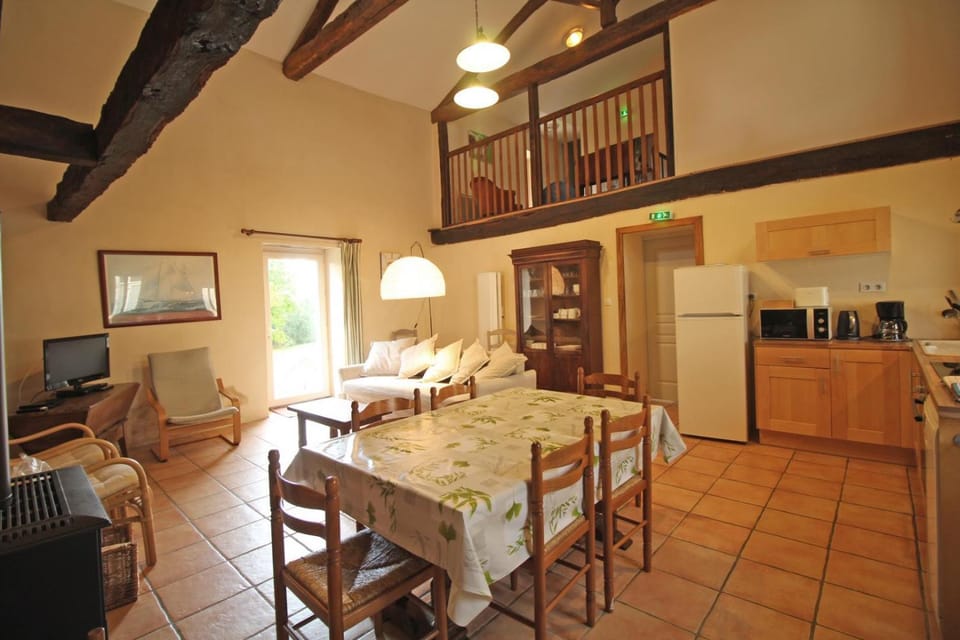 Seating area, Dining area