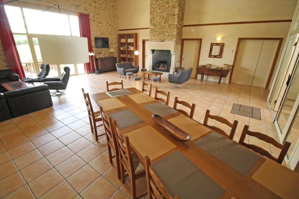 Seating area, Dining area