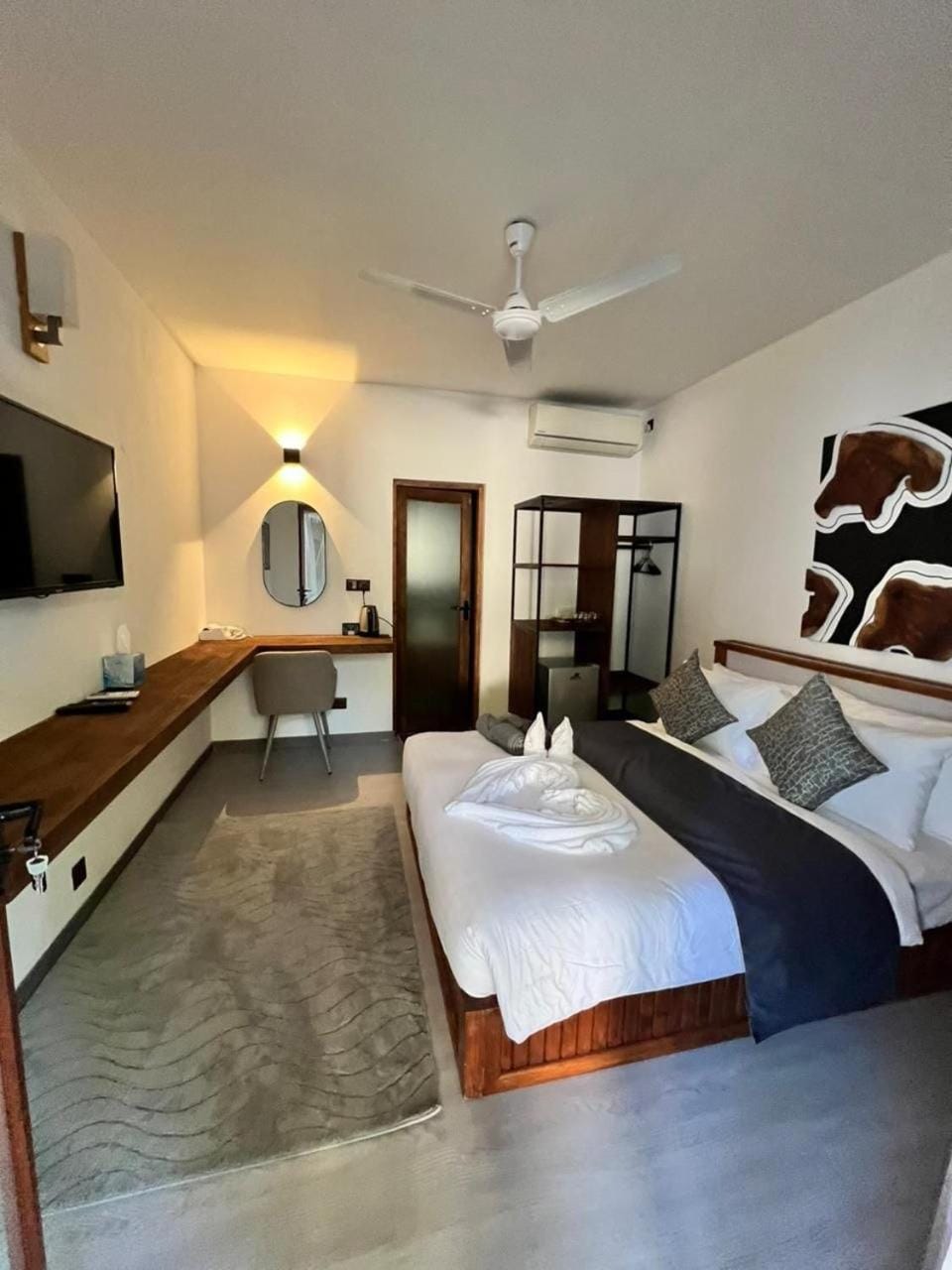 Bed, TV and multimedia, Bedroom, towels, wardrobe, air conditioner