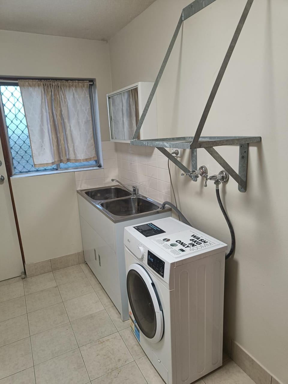 Queen Room with Private Toilet and Laundry - A3 Vacation rental in Sydney