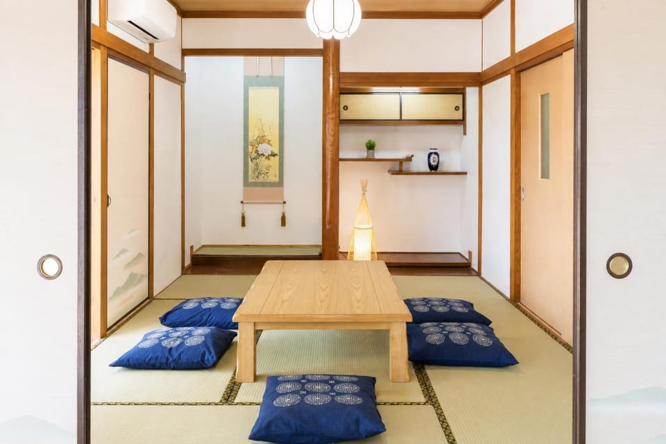 Photo of the whole room, Seating area, Dining area