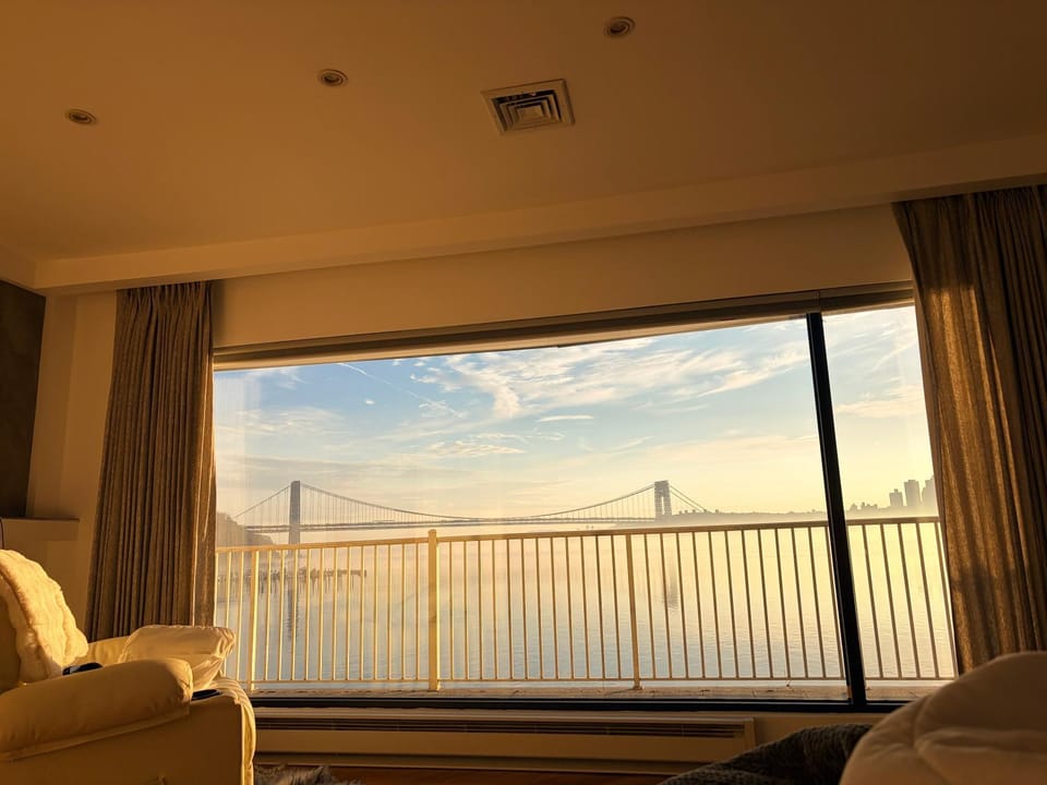 Luxury Hudson Riverfront Residence Apartment in Fort Lee