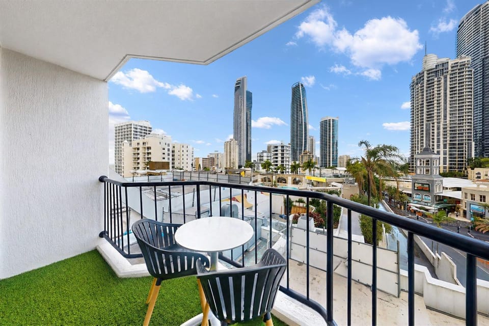 View (from property/room), View (from property/room), Balcony/Terrace, Balcony/Terrace, Landmark view, Landmark view, Sea view, Sea view, Street view, Street view