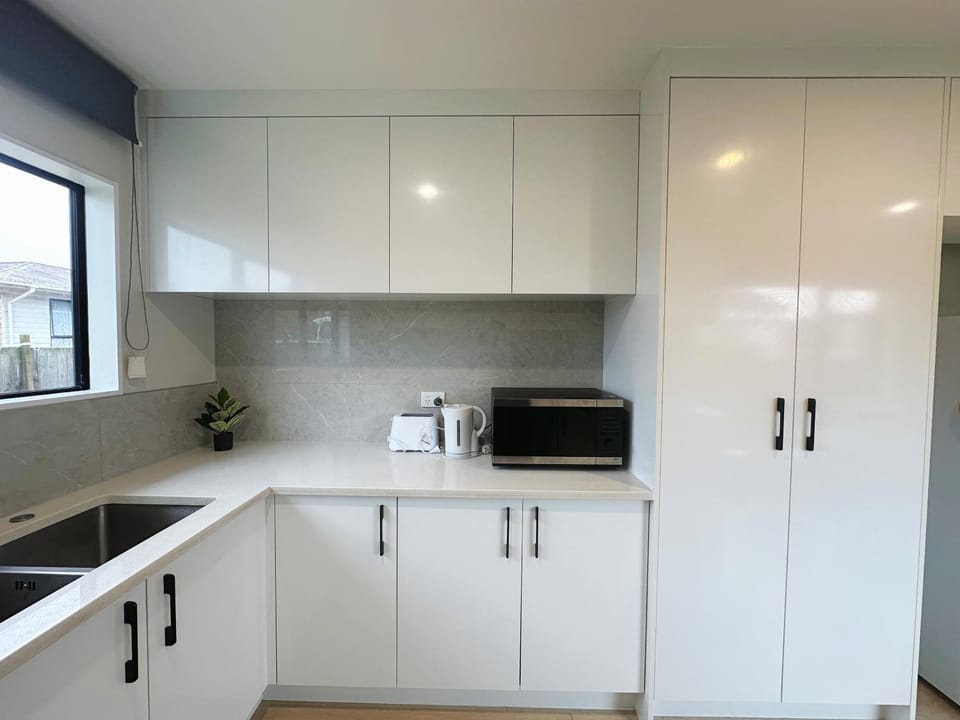 Peachful 5BR Retreat v Quiet Corner, Modern Comfort House in Auckland