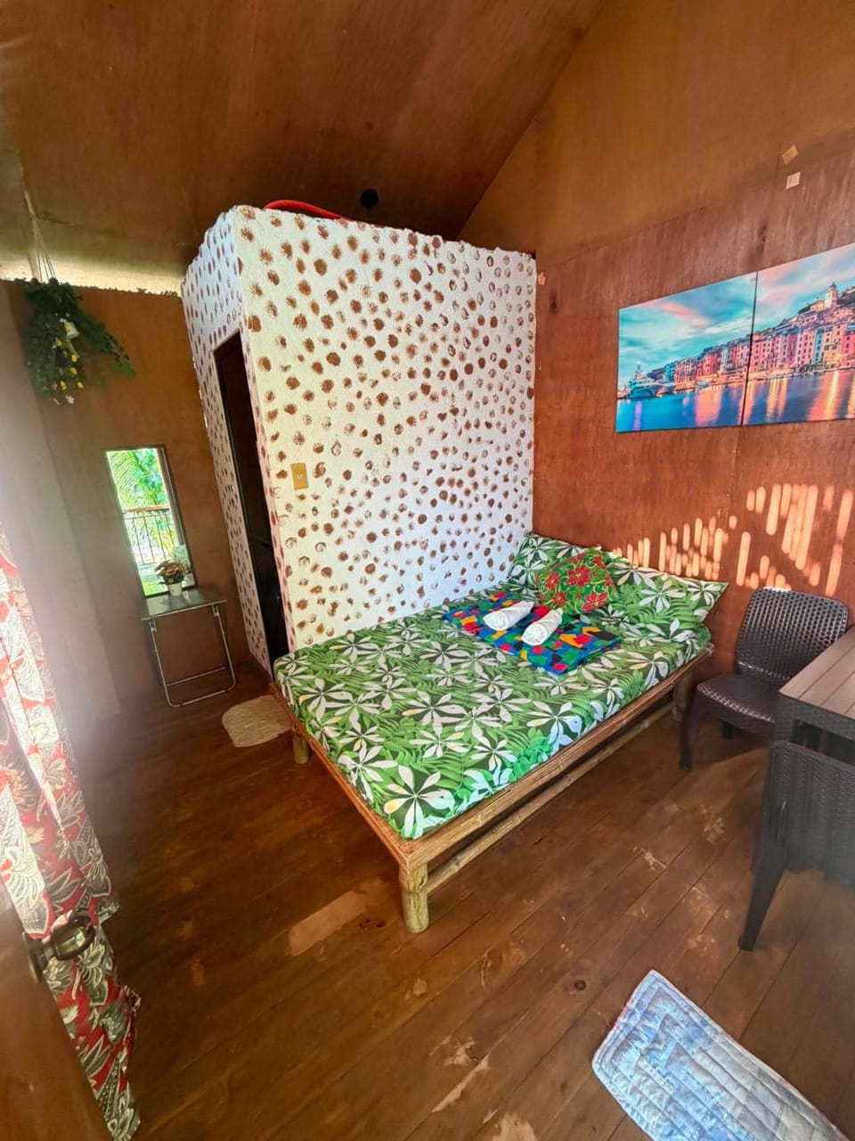 Photo of the whole room