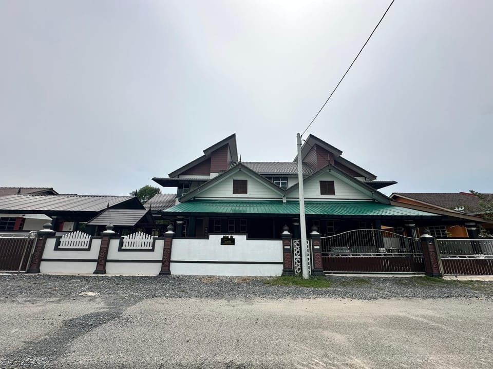 Property building, Day