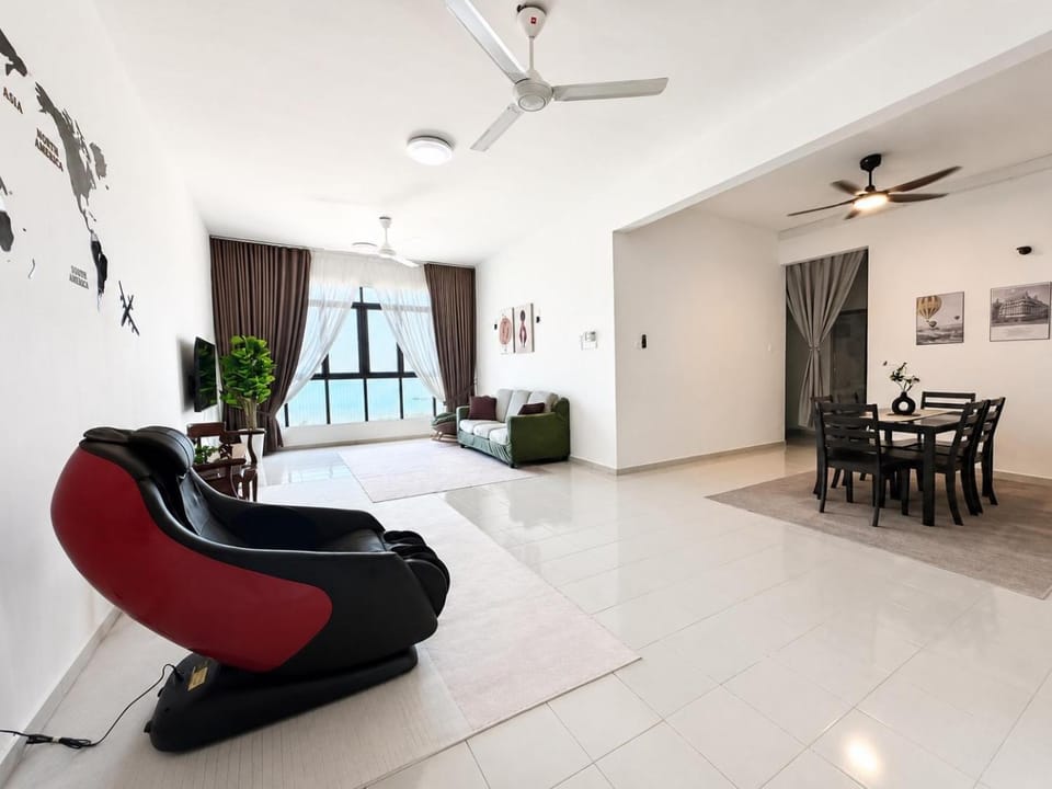 Seabreeze Hideout at Pantai Klebang Netflix I Wifi I Massage Chair I 7 pax Apartment in Malacca