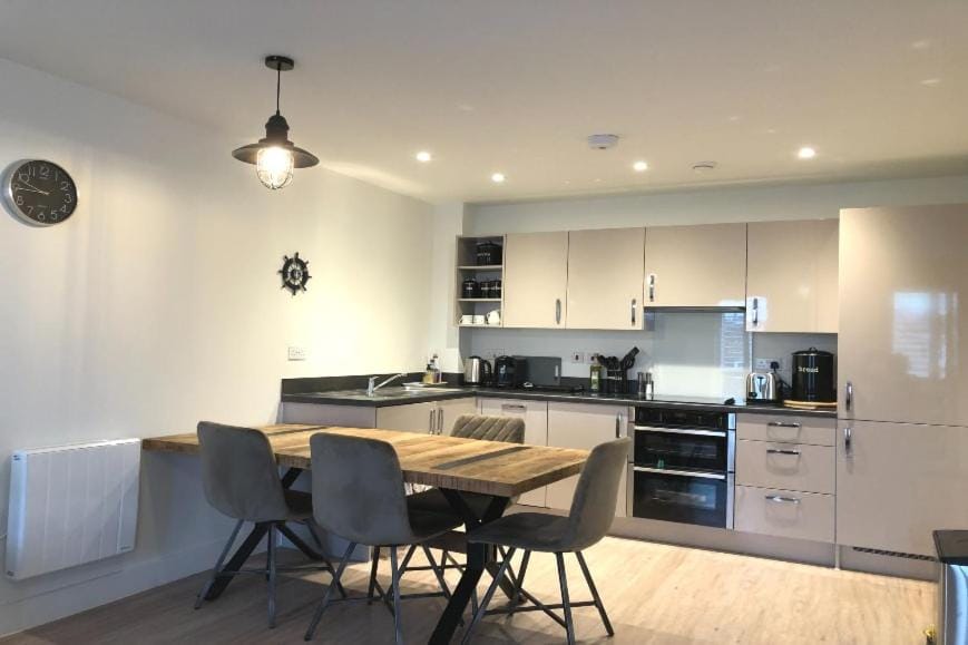 Estuary View, Central Stay with Parking Apartment in Exmouth