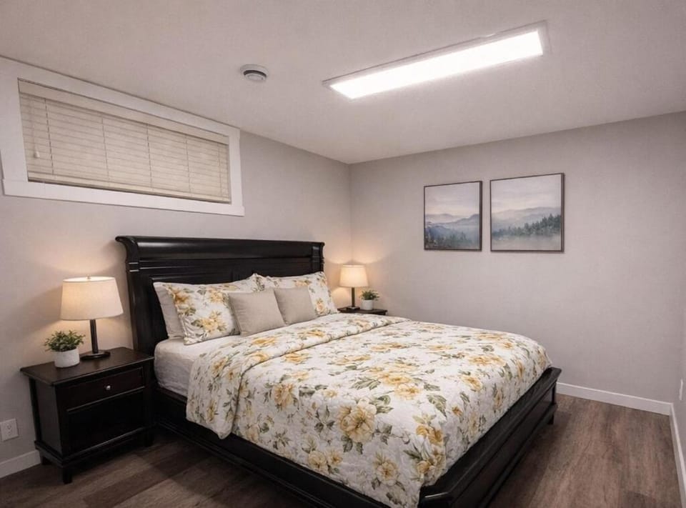 Private 3 Bedroom Guest Suite Apartment in Calgary