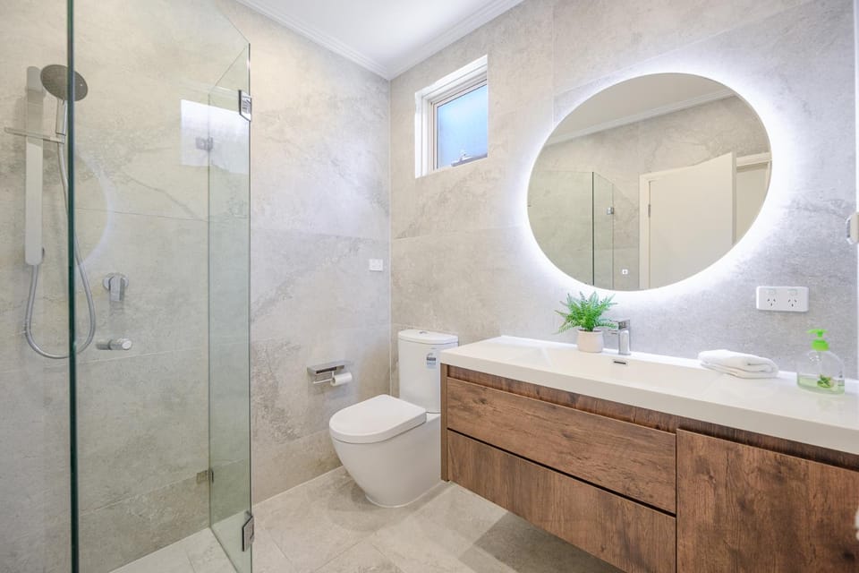 Charming Det House, N Sydney , 3BR 3BA with Pvt Parking&Metro Nearby Villa in Sydney