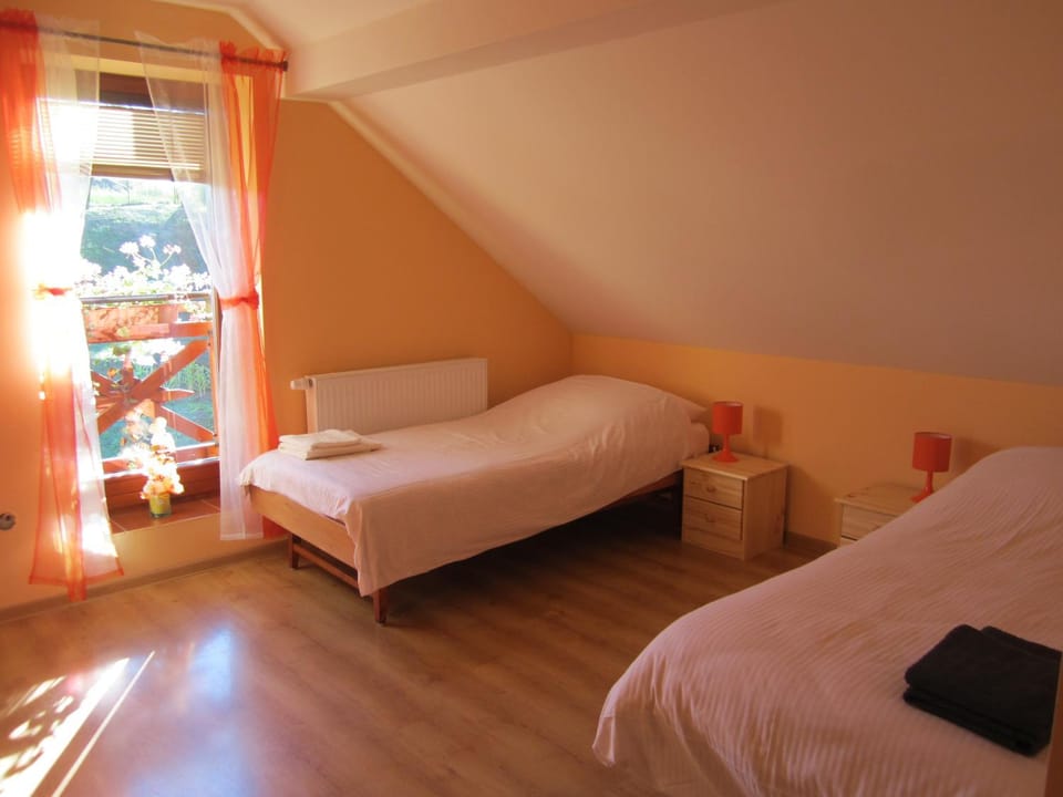 Photo of the whole room, Decorative detail, Decorative detail