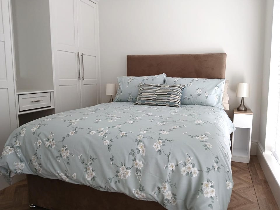 Bed, Bedroom, wardrobe