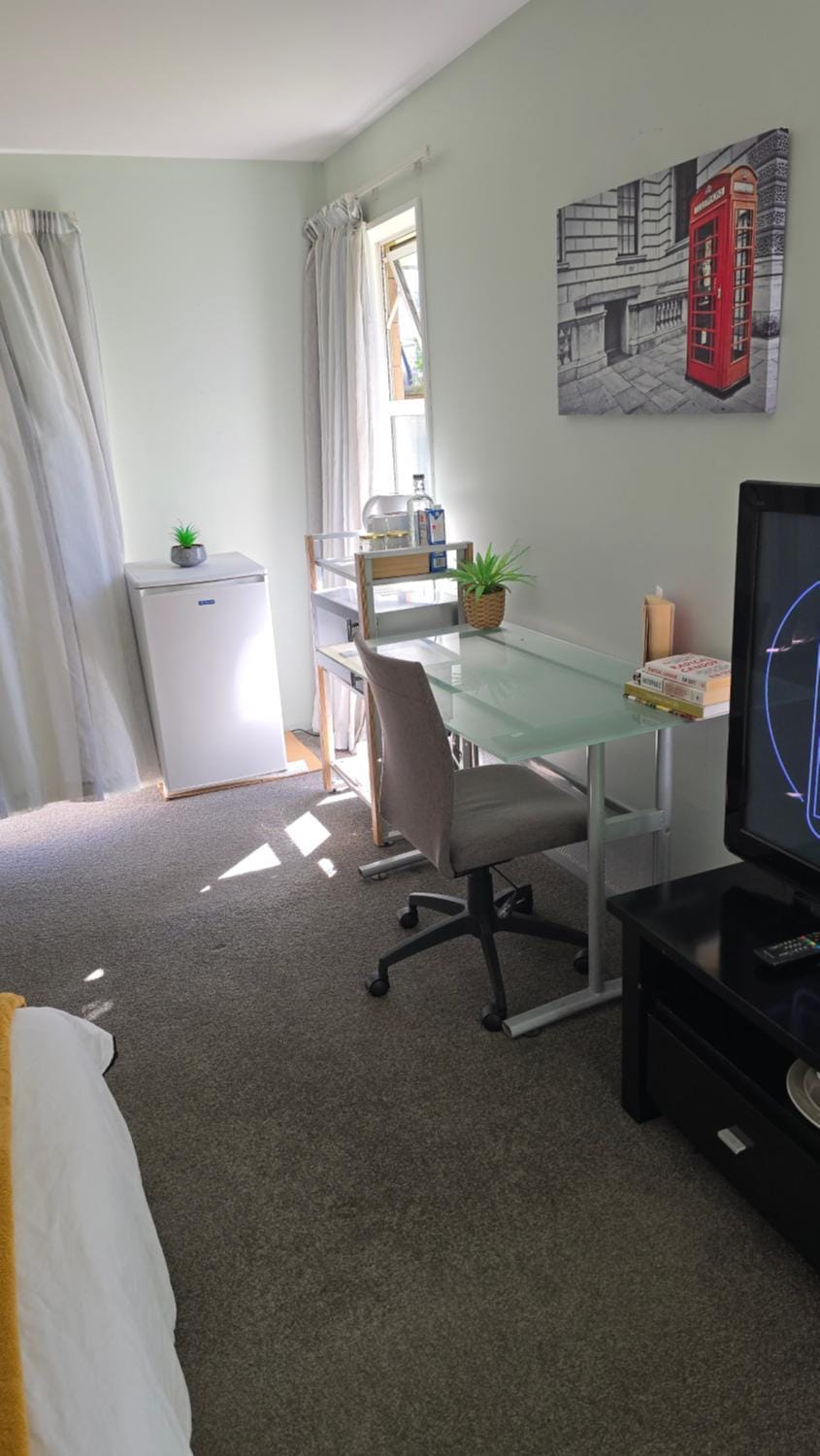 Great Price for Master Ensuite with Garden View Bed and Breakfast in Canterbury