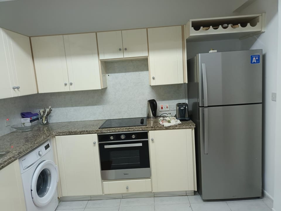 Extra big 4 bedroom vill, beach across the road Villa in Oroklini