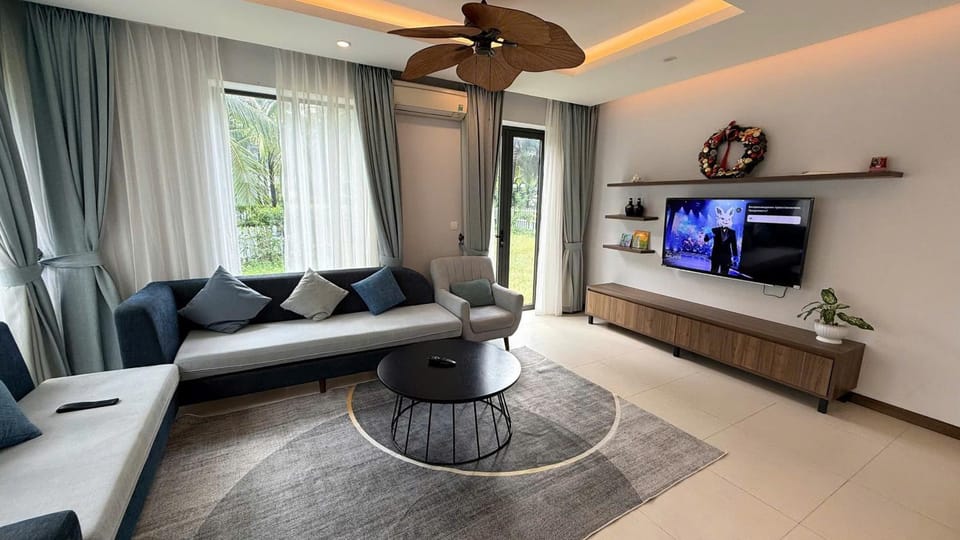 Luxury 3BR Villa, 3 Min Walk to Beach Villa in Phu Quoc