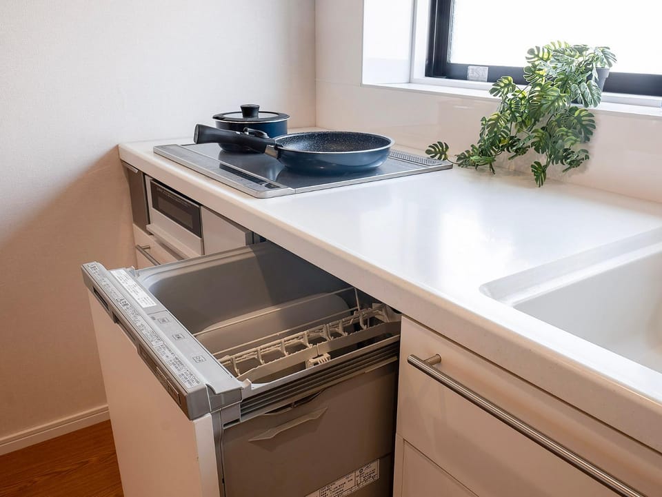 TP501 Japanese-Style 2LDK Home, Access to Oshiage and Tokyo Skytree, 2 Double Futons and 1 Single Futon, Sleeps 5 Apartment in Japan
