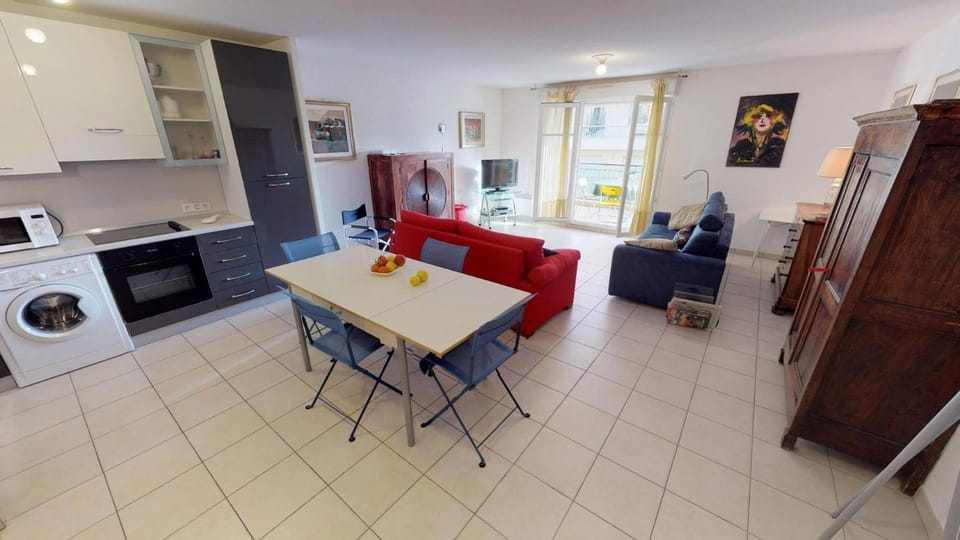 13RP - Grand 3P plein centre avec terrasse et parking Apartment in Menton