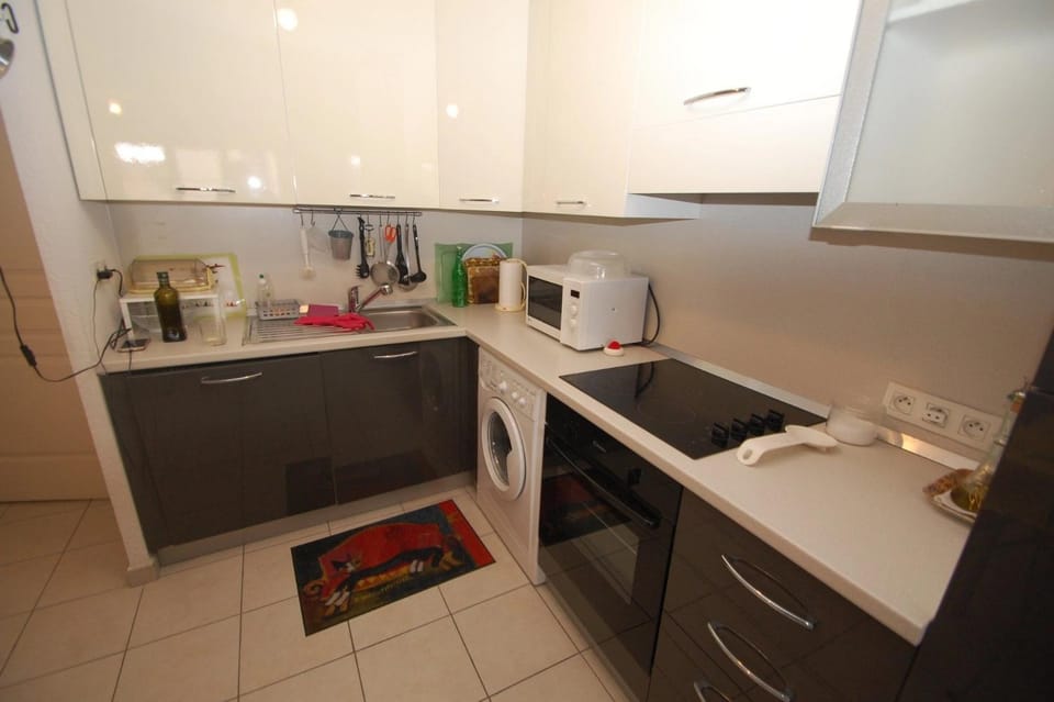 13RP - Grand 3P plein centre avec terrasse et parking Apartment in Menton