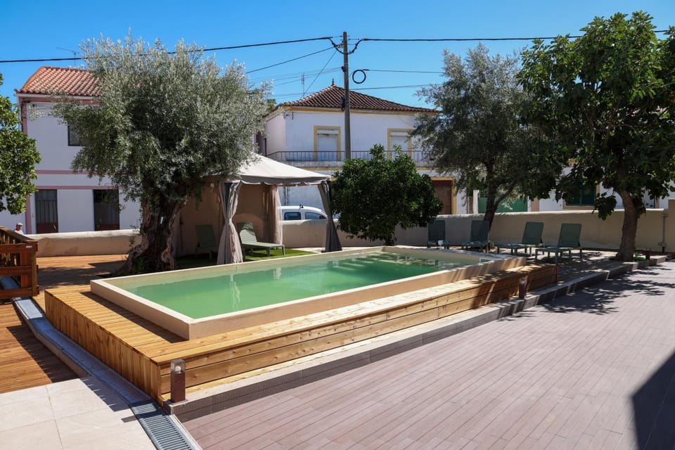 Day, Natural landscape, Pool view, Swimming pool, Swimming pool, sunbed