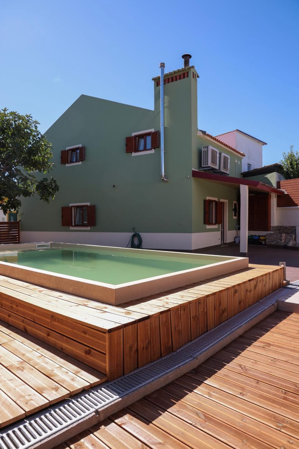 Property building, Swimming pool