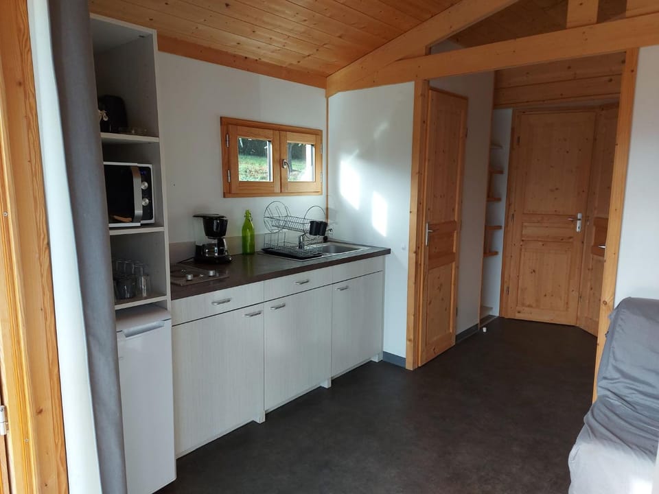 Camping Le Sans Souci Campground/ 
RV Resort in Normandy