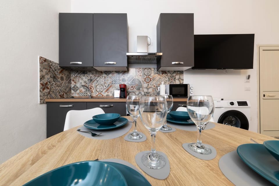 Dining area, Lunch