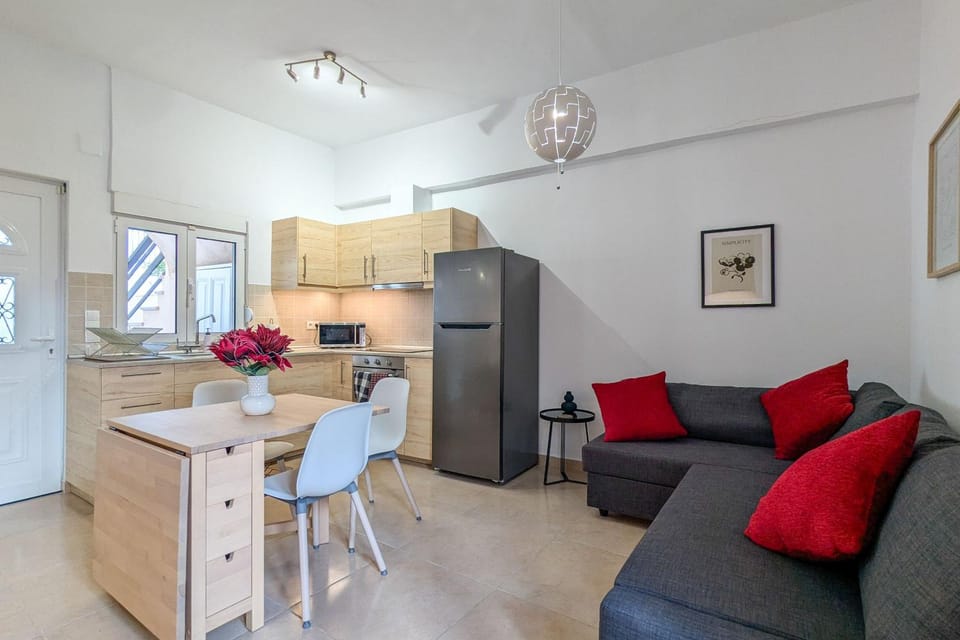 Living room, Dining area, kitchen