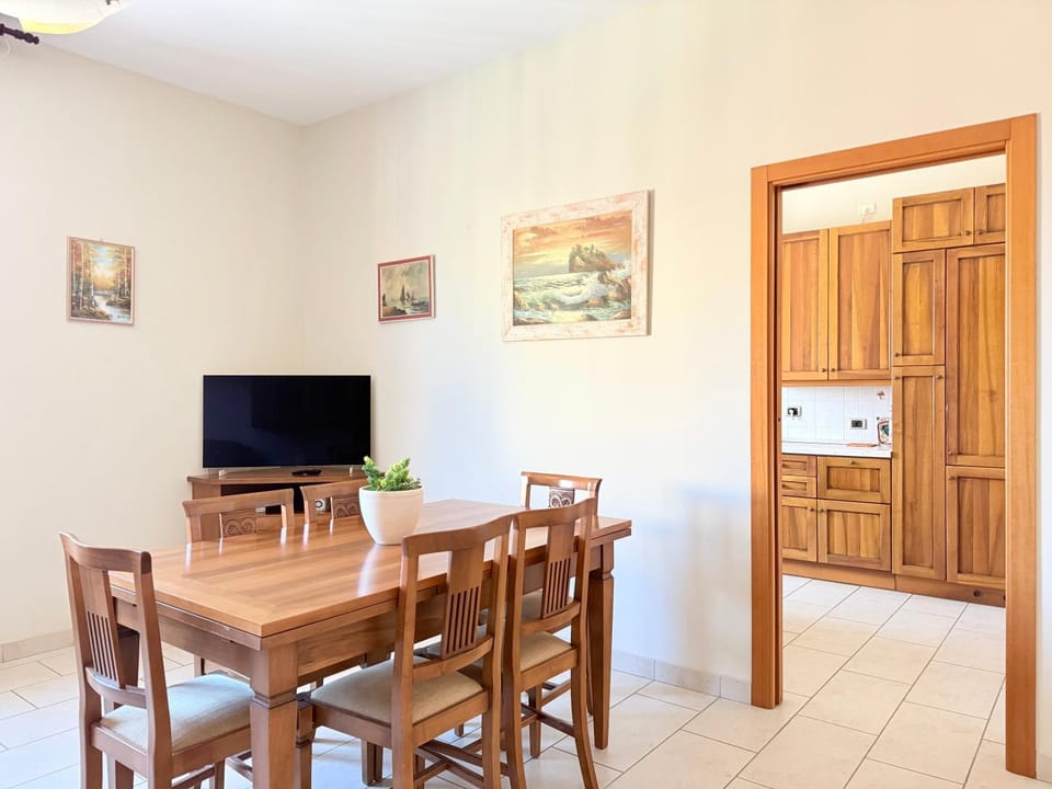 SE234 - Senigallia, trilocale in centro con terrazzo e aria condizionata Apartment in Senigallia