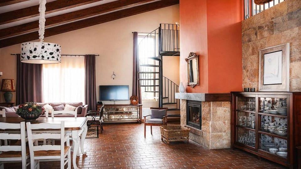 Casa Pirinea, Maello, Avila House in Castile and León