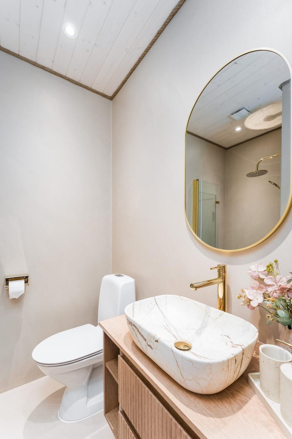 Toilet, Bathroom, towels