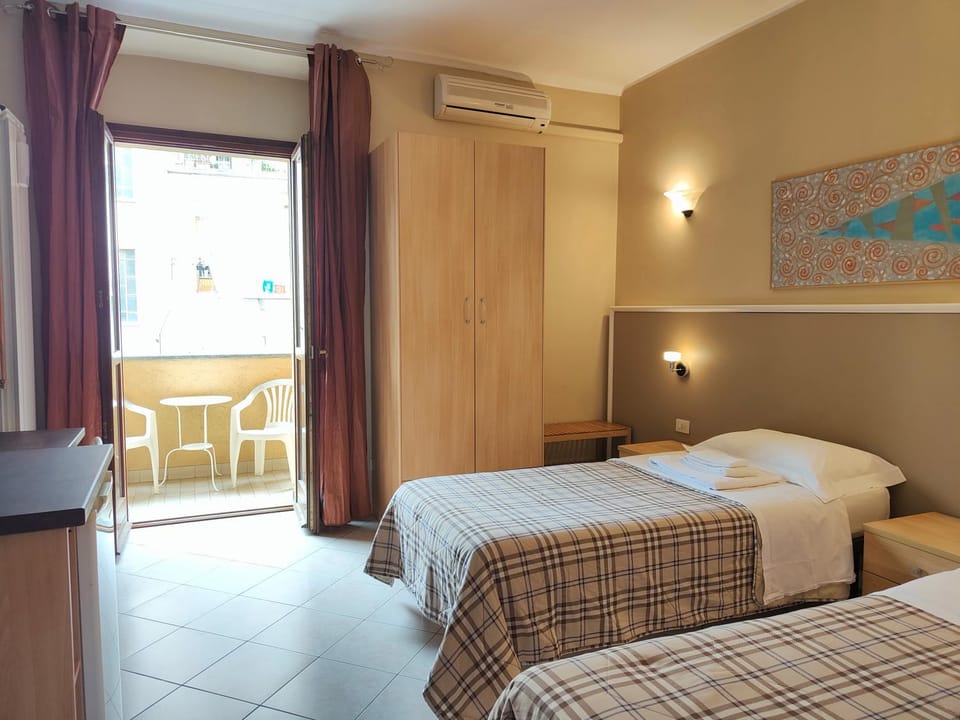 Bed, Balcony/Terrace, Photo of the whole room, Bedroom, wardrobe, air conditioner