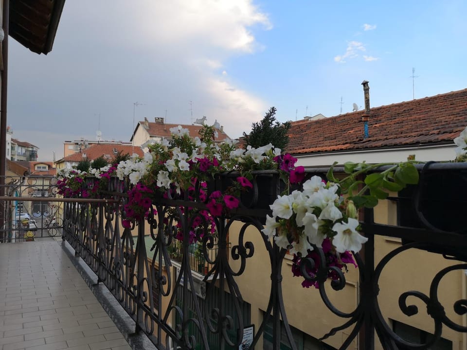 Property building, View (from property/room), Balcony/Terrace
