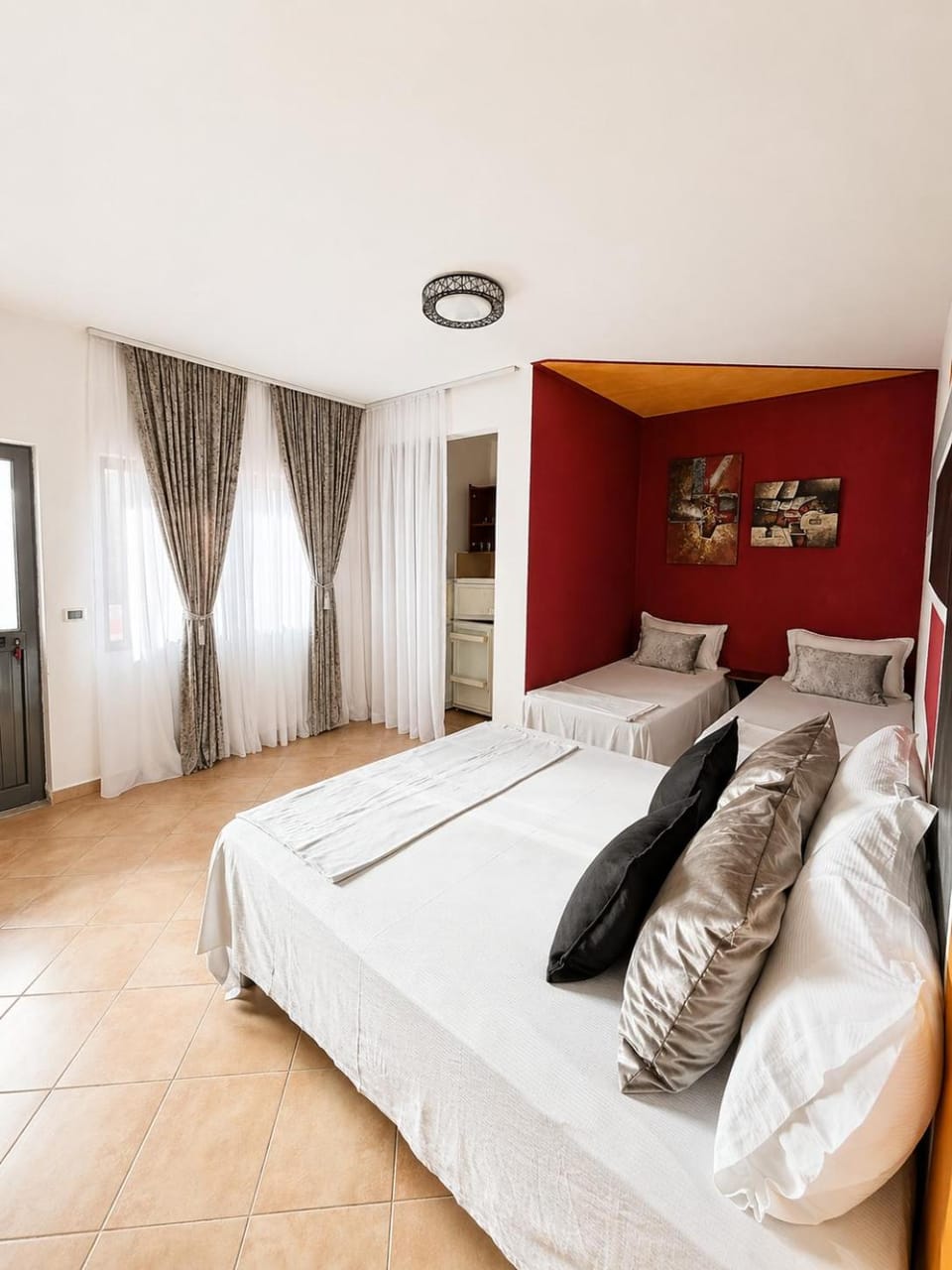 Photo of the whole room, Bedroom