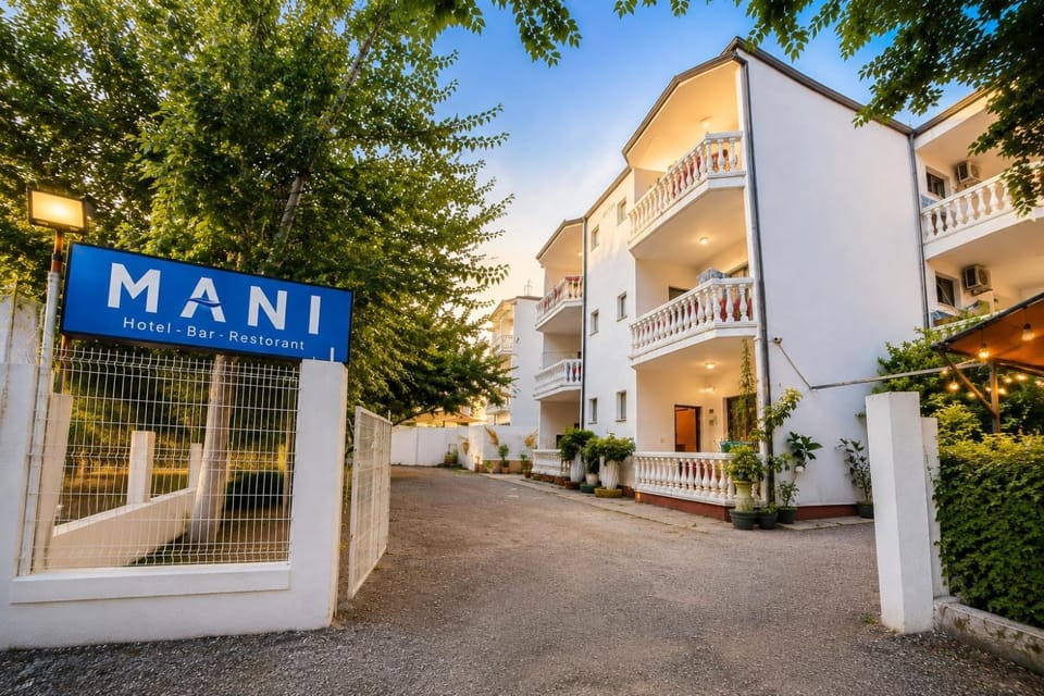Property building, Day, Street view
