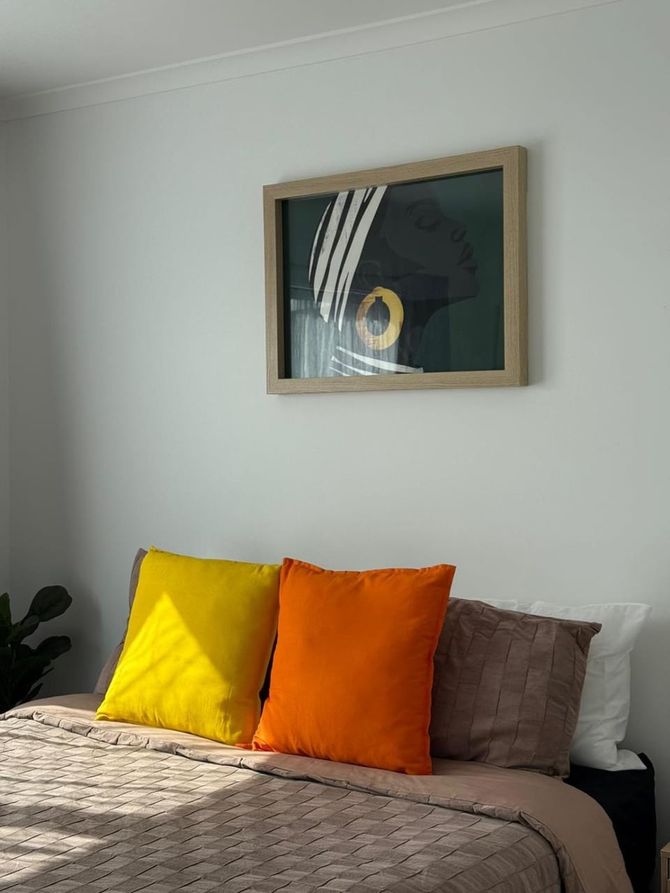 Bed, Photo of the whole room, Decorative detail, Bedroom
